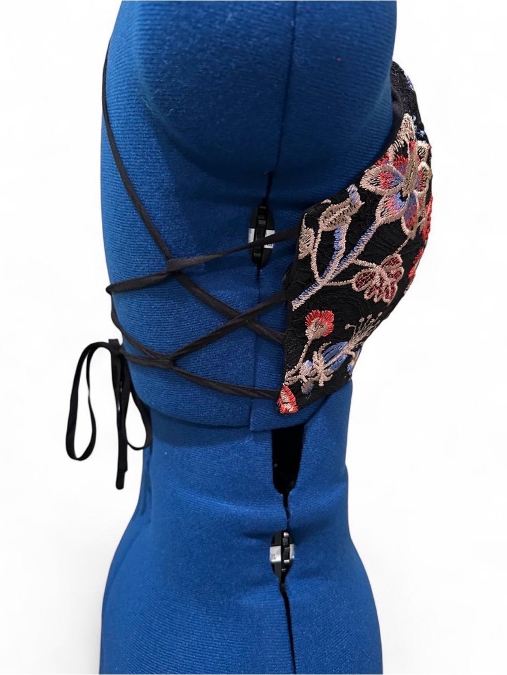 L'atiste Black Embroidered Floral Bralette Small criss cross back